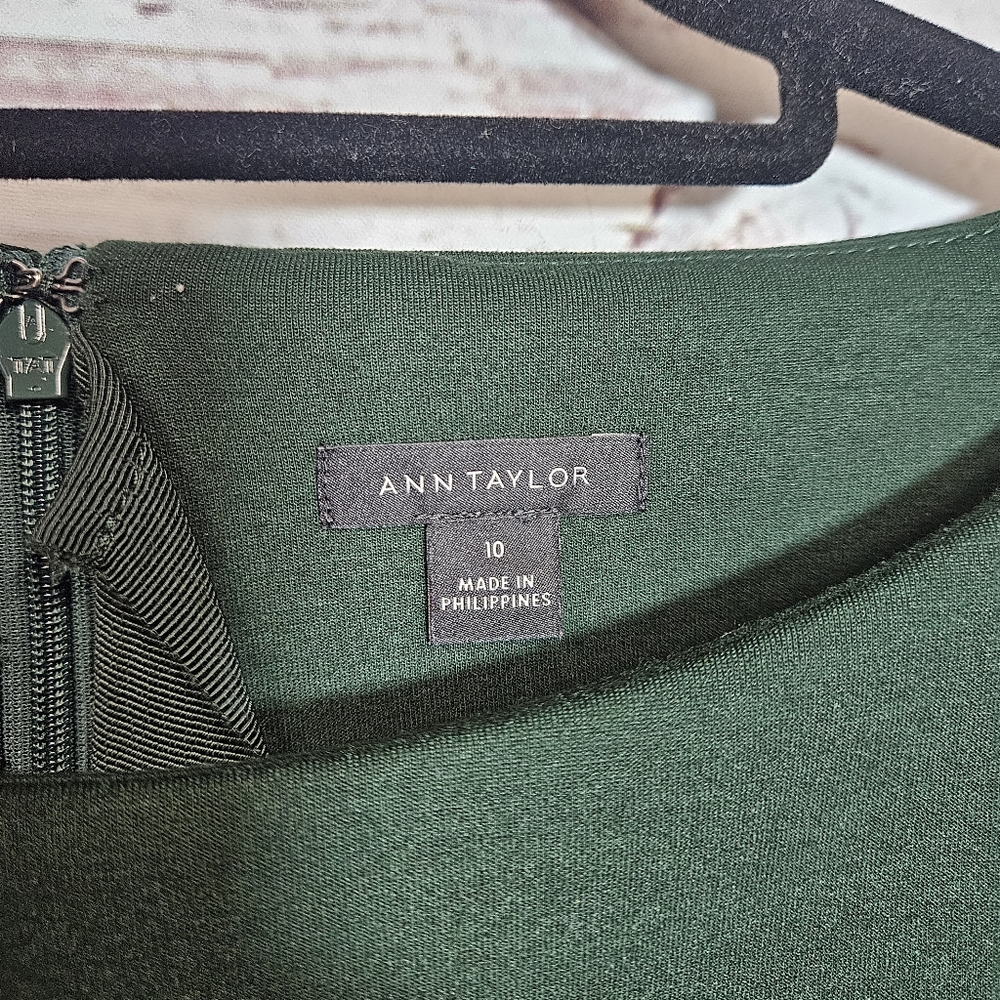 Ann Taylor Green Knee Length Dress Size 10 - Picture 3 of 11